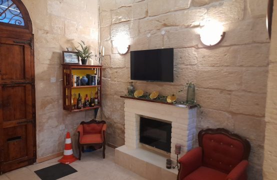 Birkirkara fully furnished &#038; converted 2 double bedroom townhouse