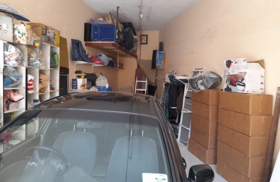Tarxien 2 car garage with Class 4 Permit