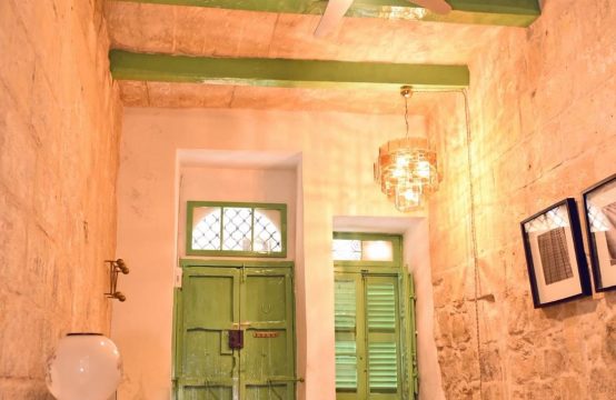 Cospicua (Bormla) highly converted townhouse