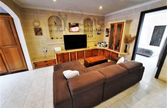 Rabat (Malta) furnished 3 bedroom maisonette with 5 car garage