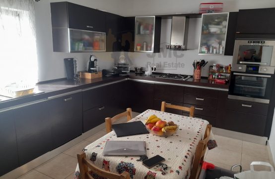 Mosta fully furnished 3 bedroom ground floor maisonette with 3 car garage
