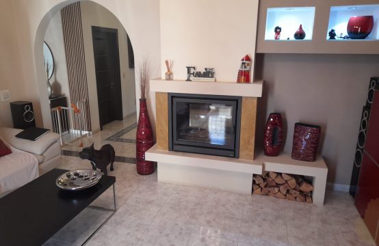 Qormi furnished 3 double bedroom duplex maisonette with yard and roof