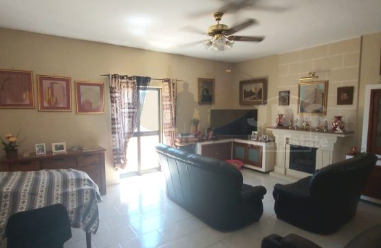 St.Paul&#8217;s Bay fully furnished 3 double bedroom apartment