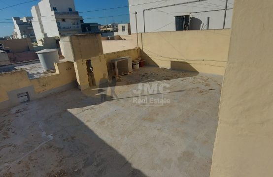 Fgura 2 double bedroom maisonette with roof