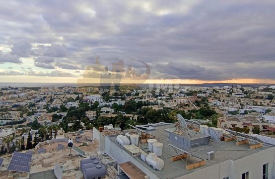 Mellieha 2 double bedroom penthouse with views
