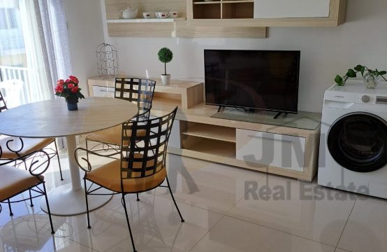 Qawra fully furnished 2 bedroom apartment with use of roof