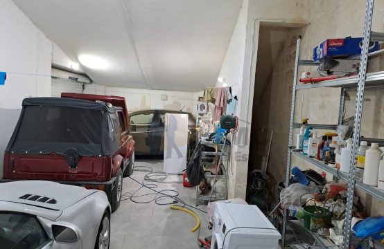 Swieqi 3 car garage