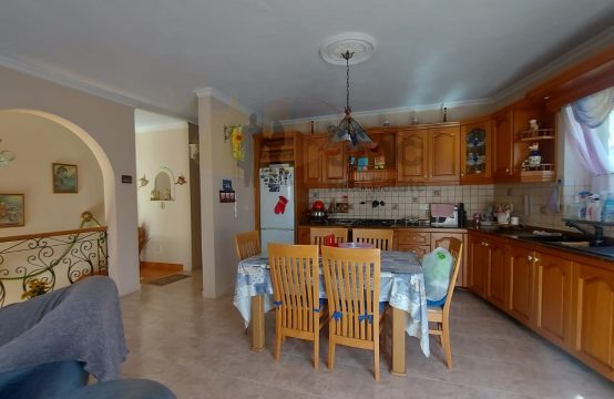 Fgura furnished 3 bedroom maisonette