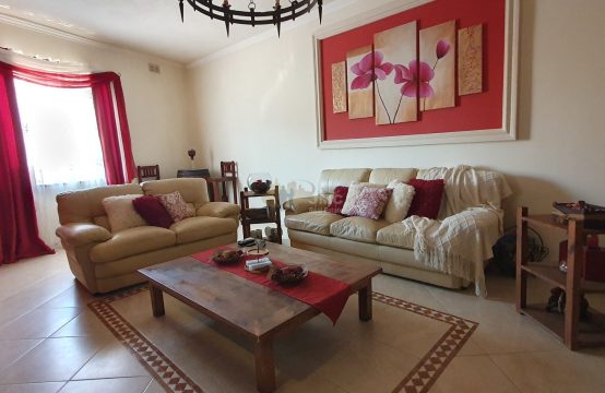 Mosta Furnished 3 Bedroom + Study Apartment with use of Roof