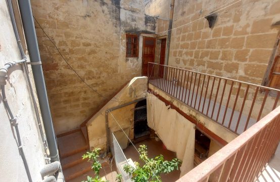 Tarxien House of Character