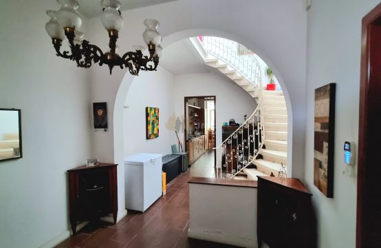 Tarxien furnished converted 3/4 bedroom townhouse